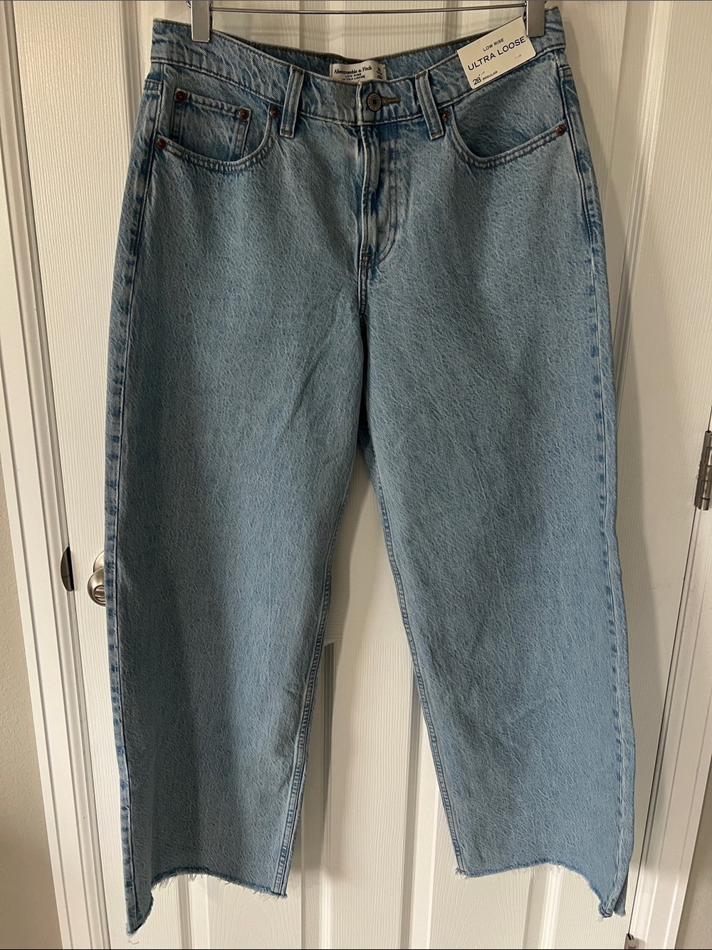 Abercrombie & Fitch Low Rise Ultra Loose Jeans 28 NWT Raw Hem